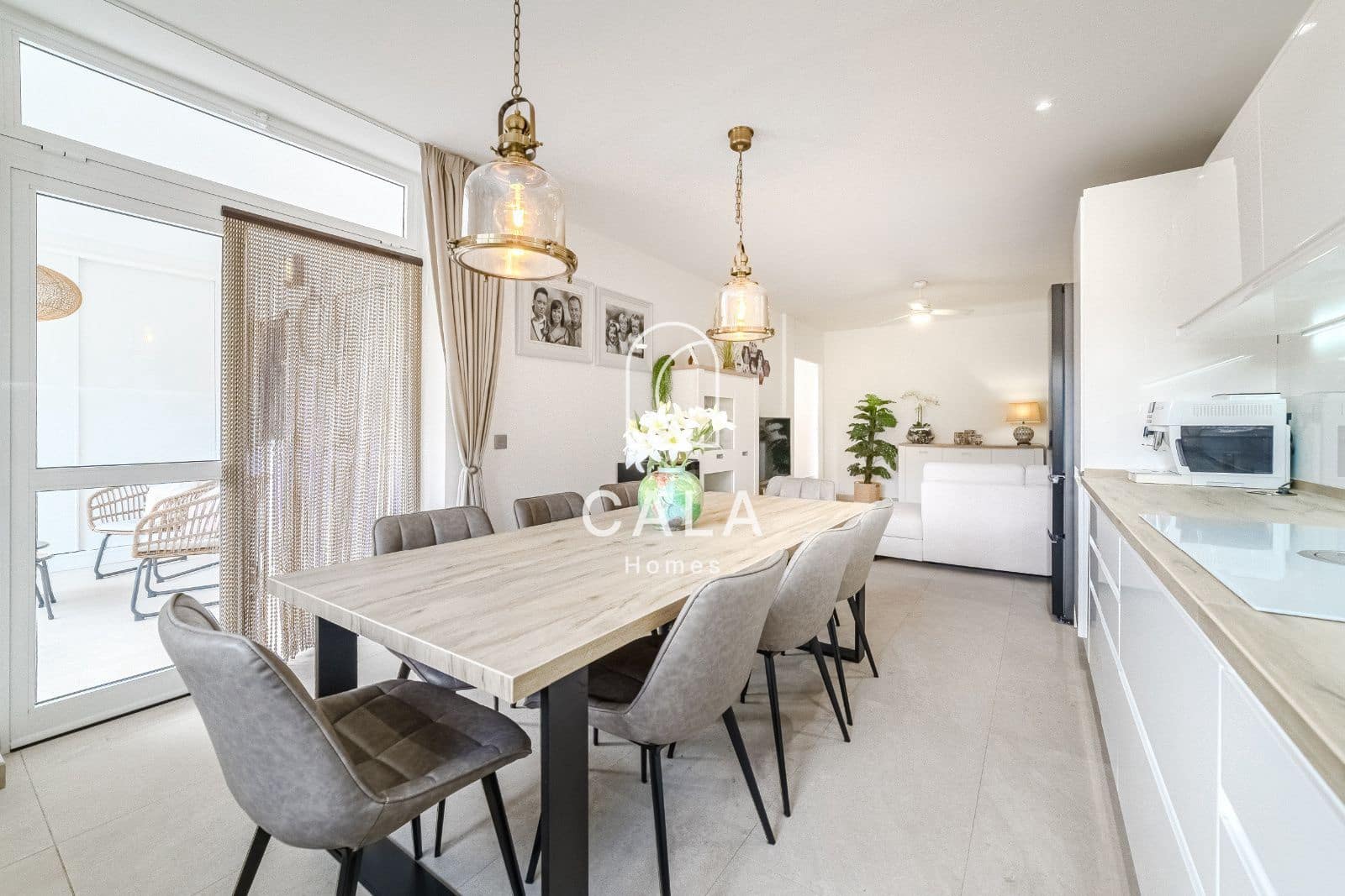 3 sypialnia Mieszkanie na sprzedaż w Los Cristianos z basenem garażem - 630 000 € (Ref: 9231362)