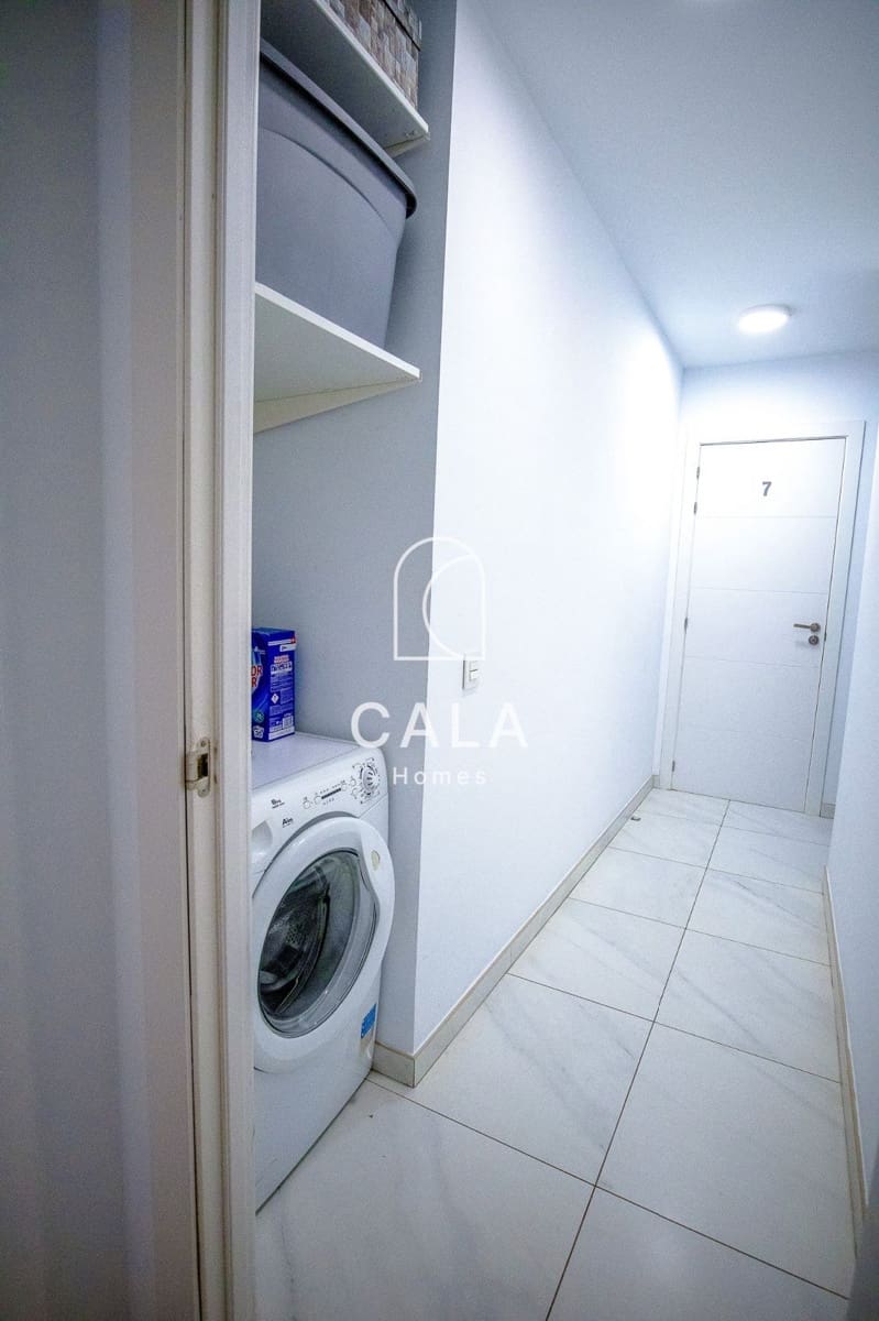 2 bedroom Flat for sale in Playa de las Americas with pool - € 395,000 (Ref: 9269026)