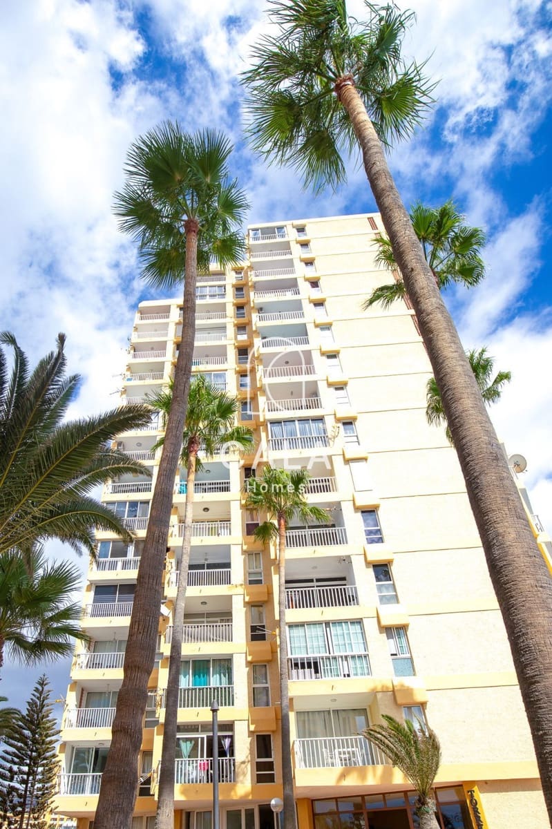 2 bedroom Flat for sale in Playa de las Americas with pool - € 395,000 (Ref: 9269026)