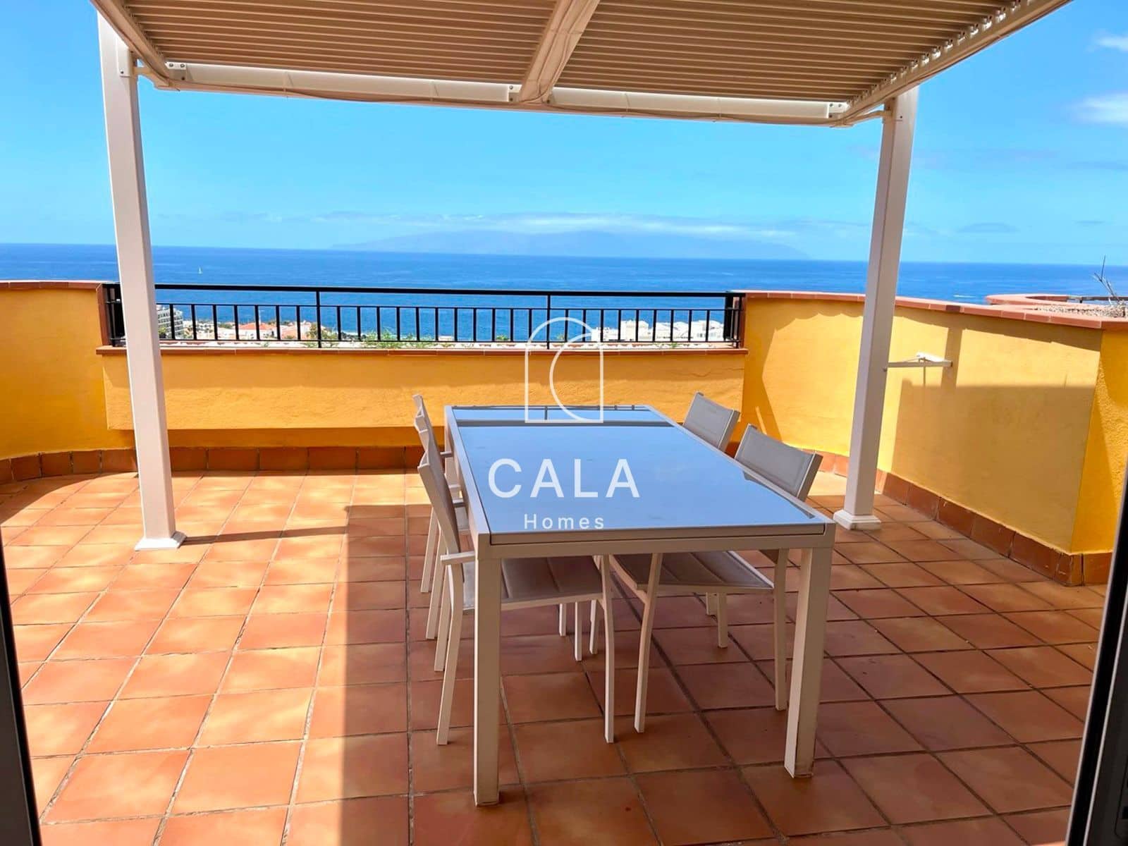 3 soveværelse Lejlighed til salg i Puerto Santiago med swimmingpool garage - € 620.000 (Ref: 9293423)