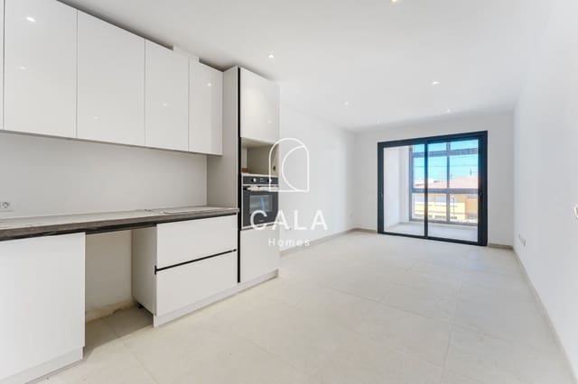 2 makuuhuone Asunto myytävänä paikassa Playa San Juan, Guía de Isora mukana uima-altaan 
autotalli - 300 000 € (Ref: 9296127)