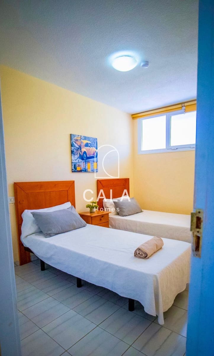 1 slaapkamer Flat te koop in Los Cristianos met zwembad - € 360.000 (Ref: 9297952)