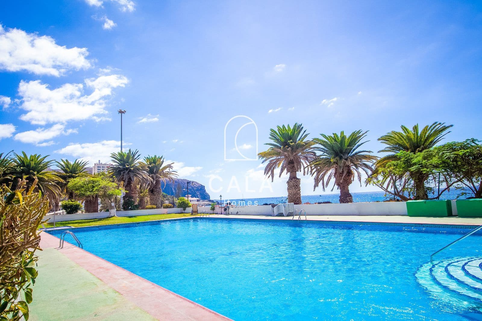 1 slaapkamer Flat te koop in Los Cristianos met zwembad - € 360.000 (Ref: 9297952)