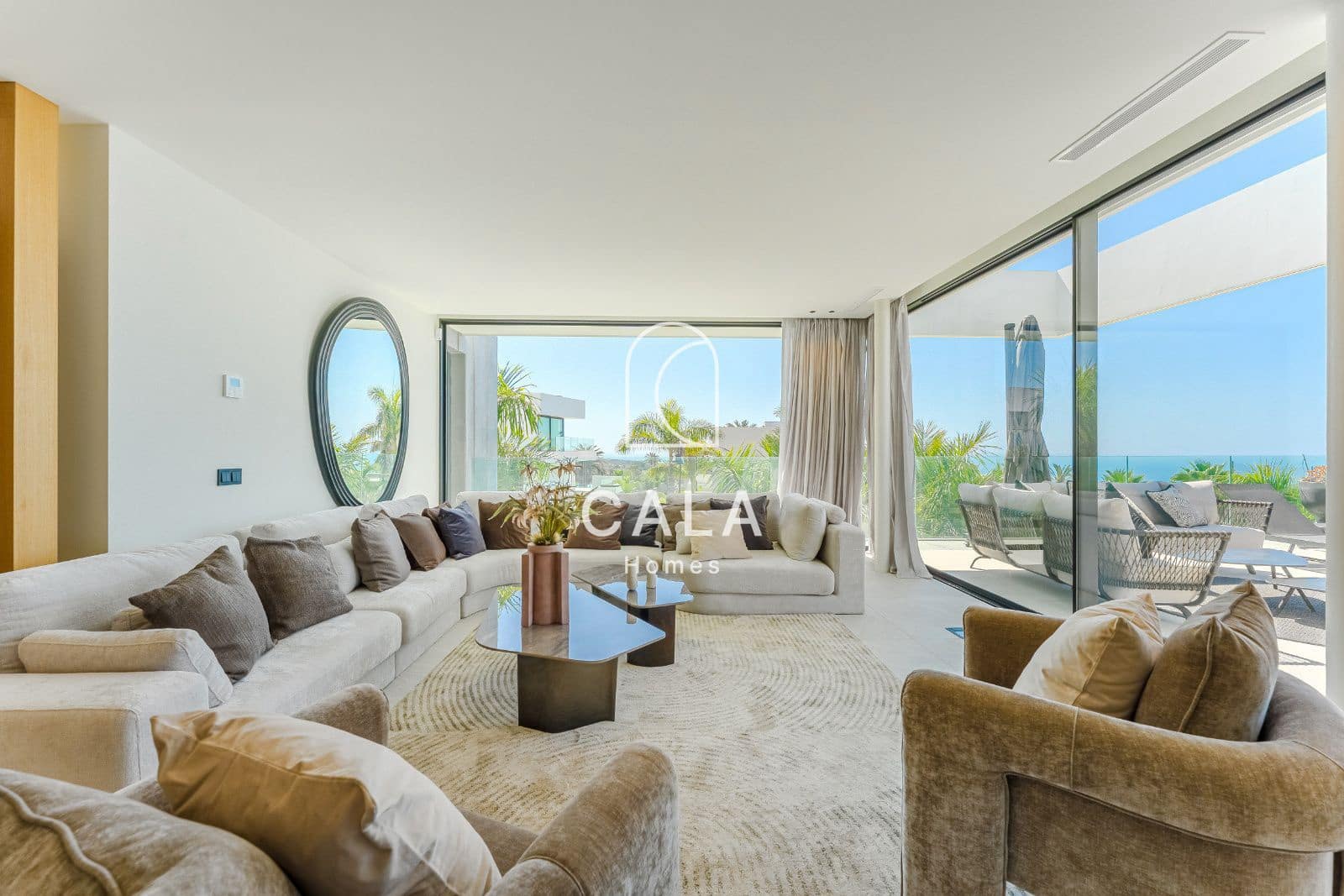 4 bedroom Townhouse for sale in Piedra Hincada with pool garage - € 4,290,000 (Ref: 9298993)