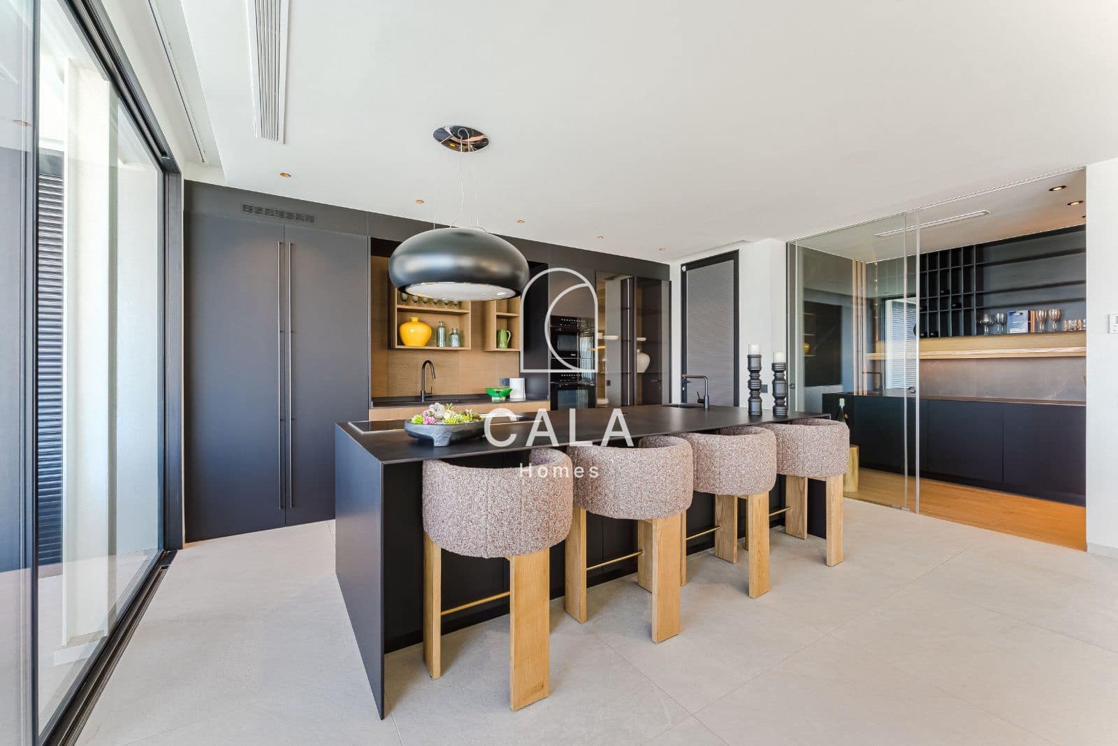 4 bedroom Townhouse for sale in Piedra Hincada with pool garage - € 4,290,000 (Ref: 9298993)