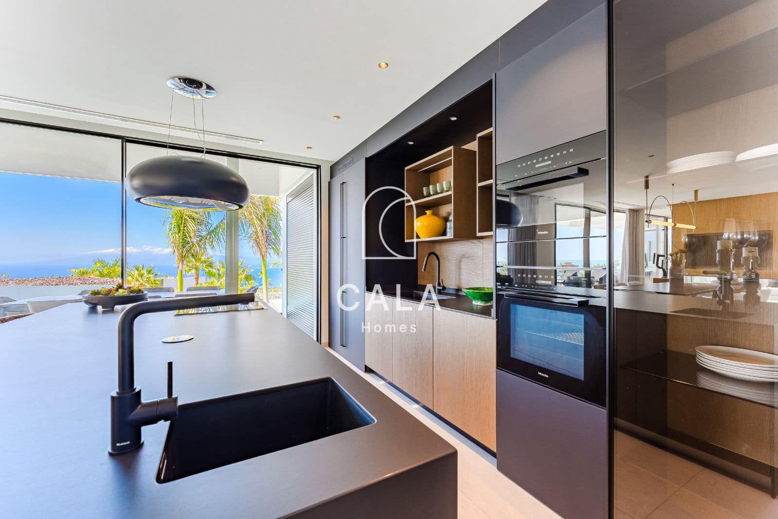 4 bedroom Townhouse for sale in Piedra Hincada with pool garage - € 4,290,000 (Ref: 9298993)