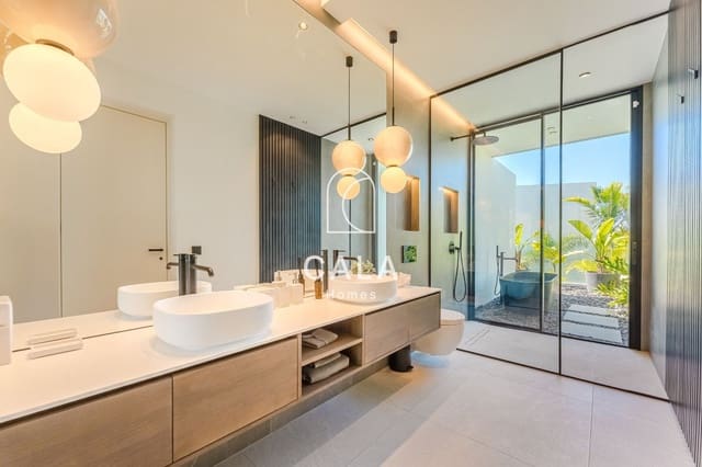 4 bedroom Townhouse for sale in Piedra Hincada, Guía de Isora with pool garage - € 4,290,000 (Ref: 9298993)