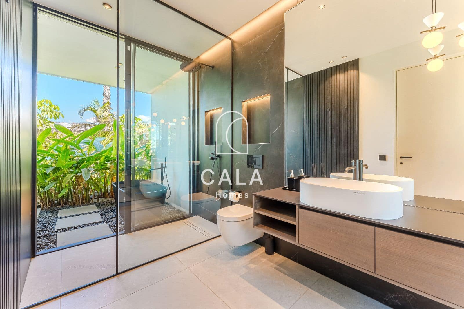 4 bedroom Townhouse for sale in Piedra Hincada with pool garage - € 4,290,000 (Ref: 9298993)