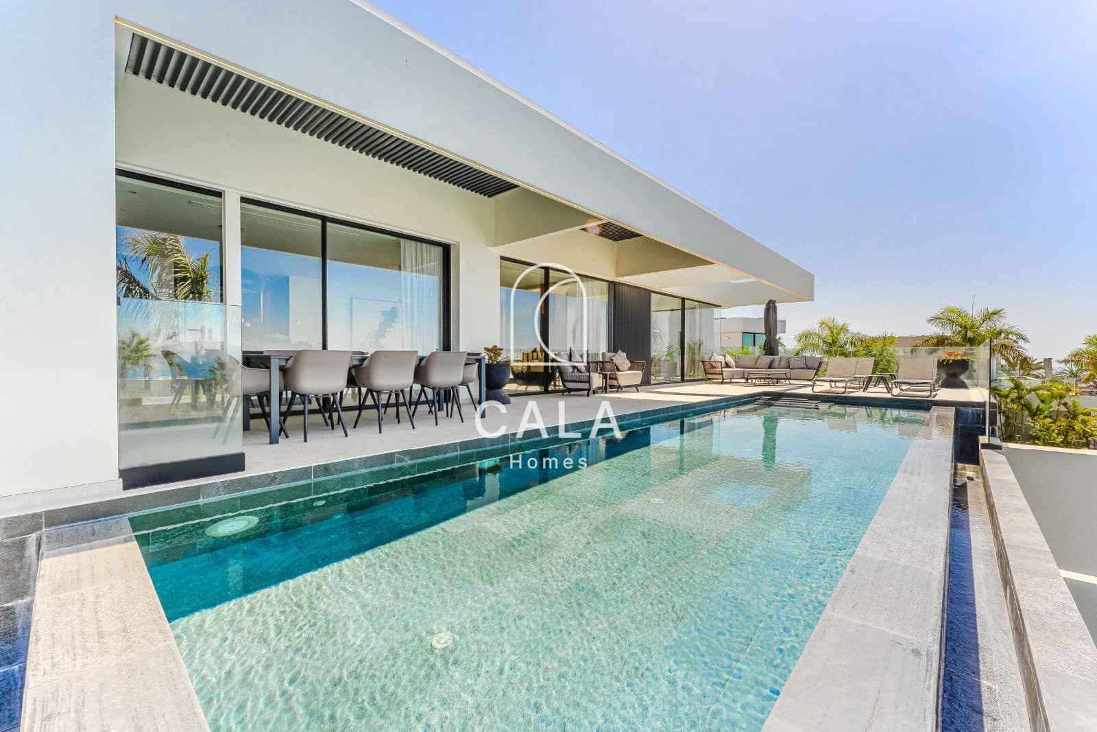 4 bedroom Townhouse for sale in Piedra Hincada with pool garage - € 4,290,000 (Ref: 9298993)