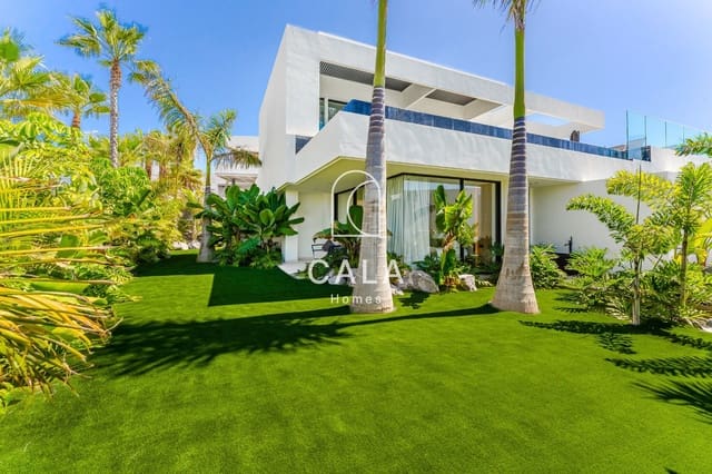 4 bedroom Townhouse for sale in Piedra Hincada, Guía de Isora with pool garage - € 4,290,000 (Ref: 9298993)