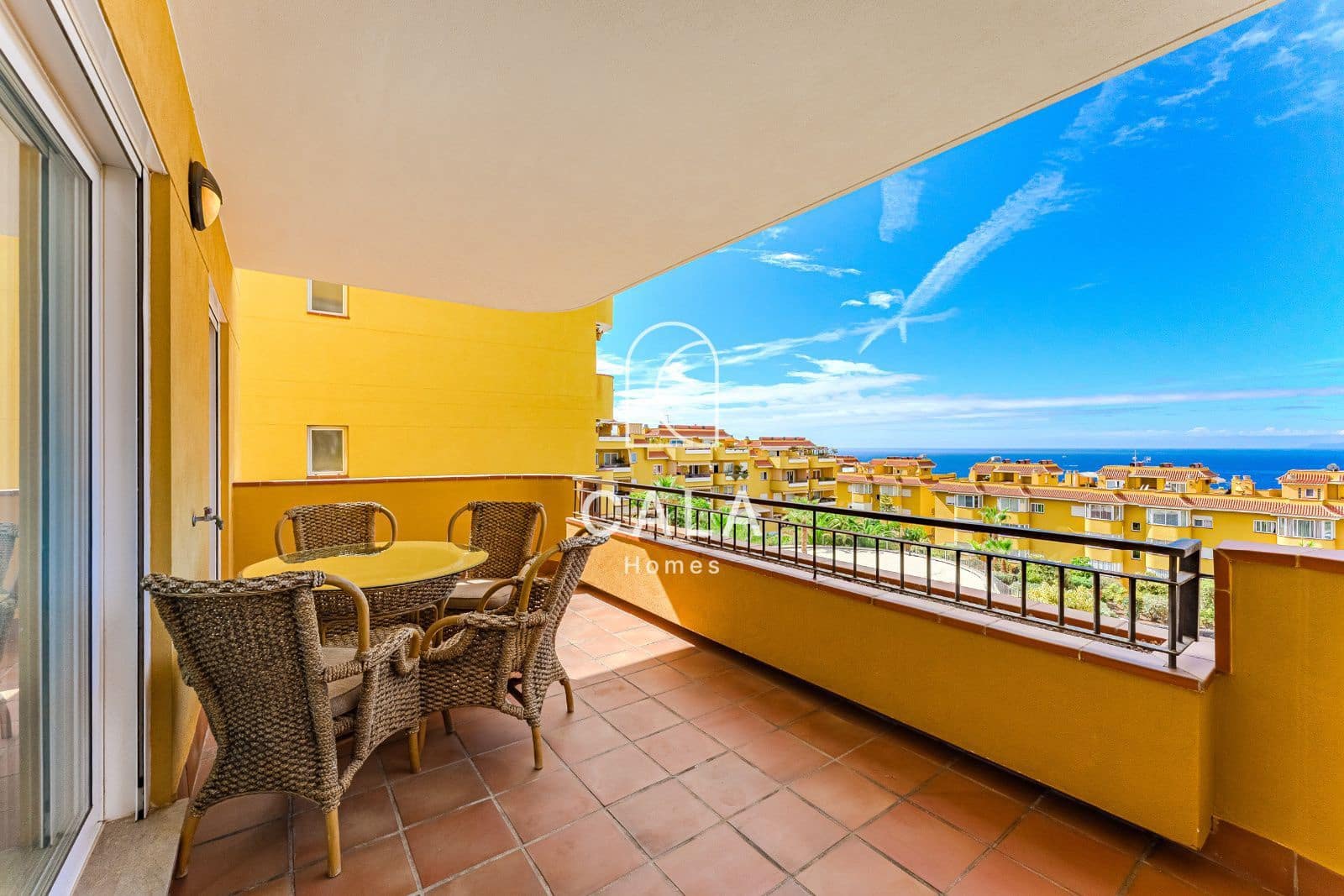 2 soverom Leilighet til salgs i Puerto Santiago med garasje - € 423 000 (Ref: 9325181)