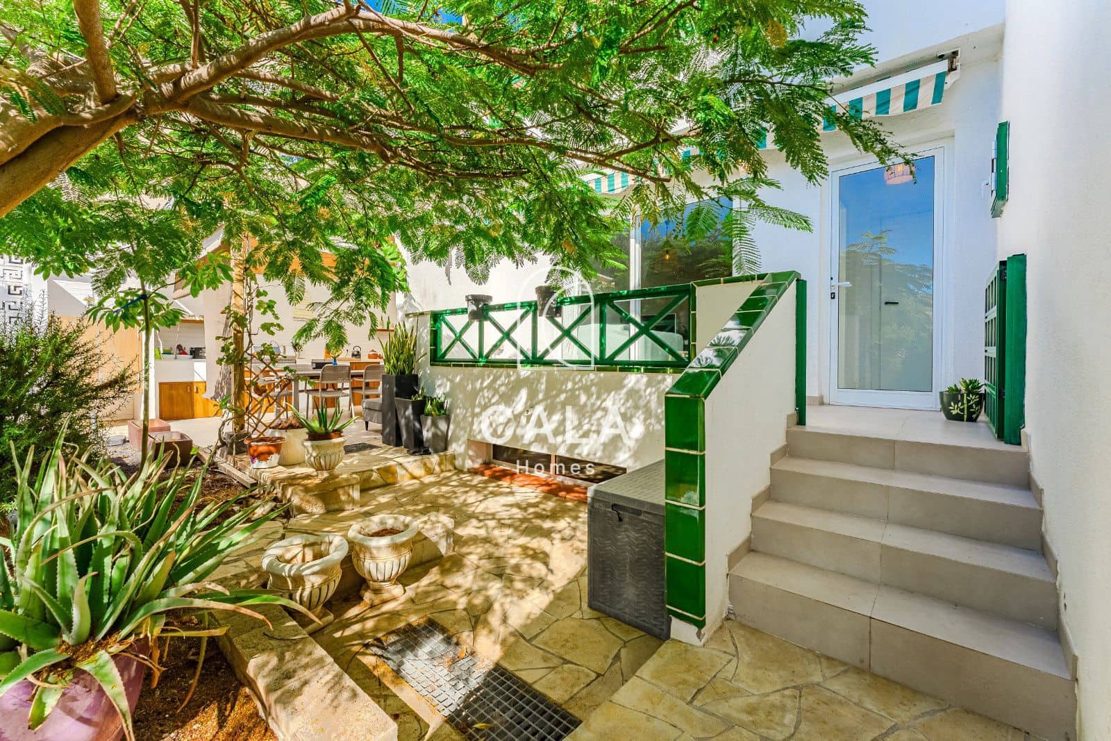 4 Zimmer Haus zu verkaufen in Puerto Santiago mit Pool Garage - 640.000 € (Ref: 9339236)