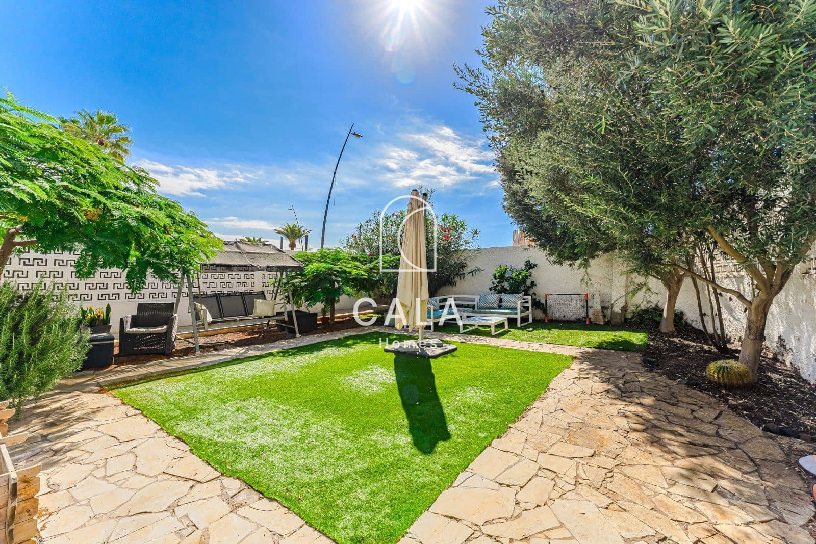 4 Zimmer Haus zu verkaufen in Puerto Santiago mit Pool Garage - 640.000 € (Ref: 9339236)