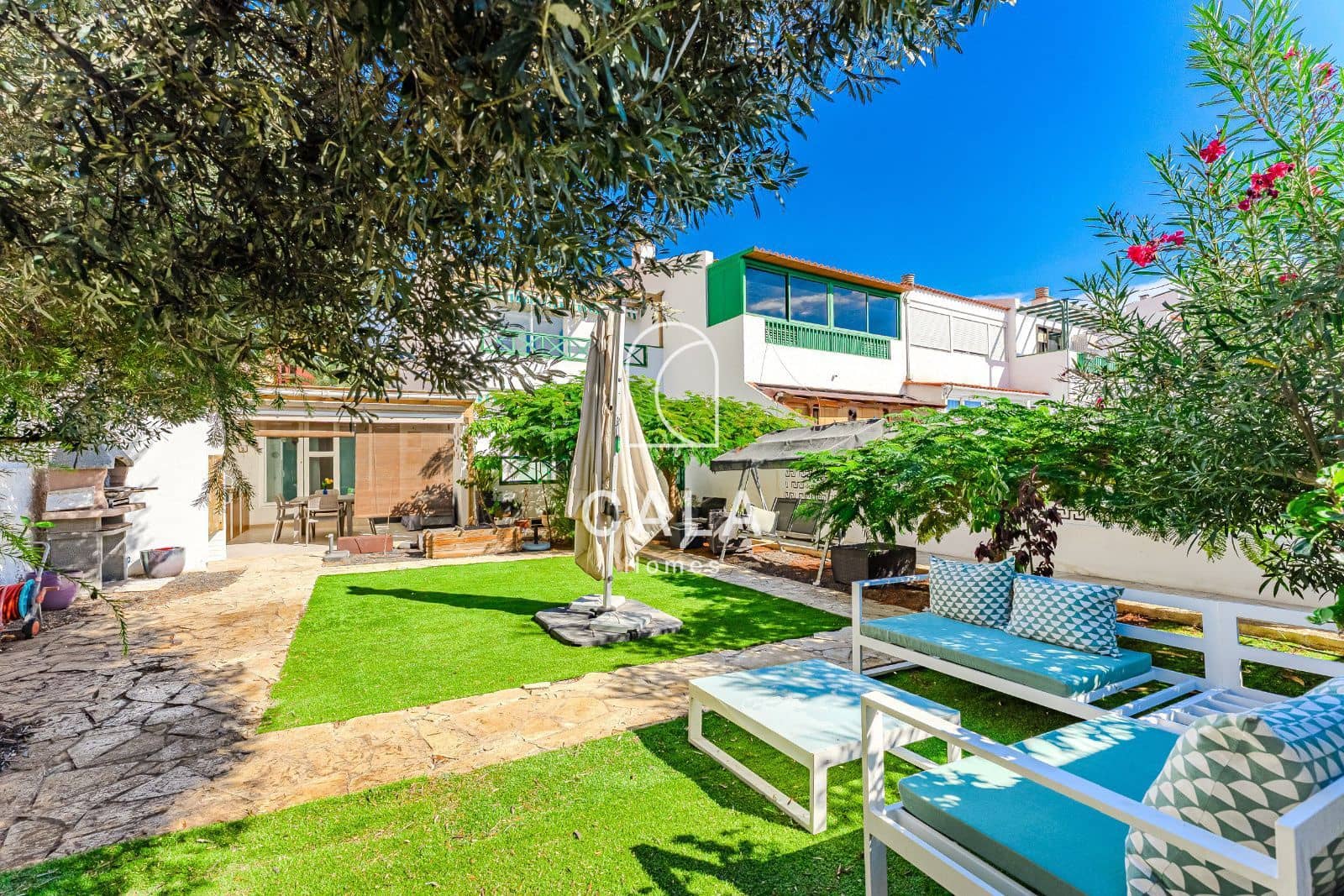 4 Zimmer Haus zu verkaufen in Puerto Santiago mit Pool Garage - 640.000 € (Ref: 9339236)