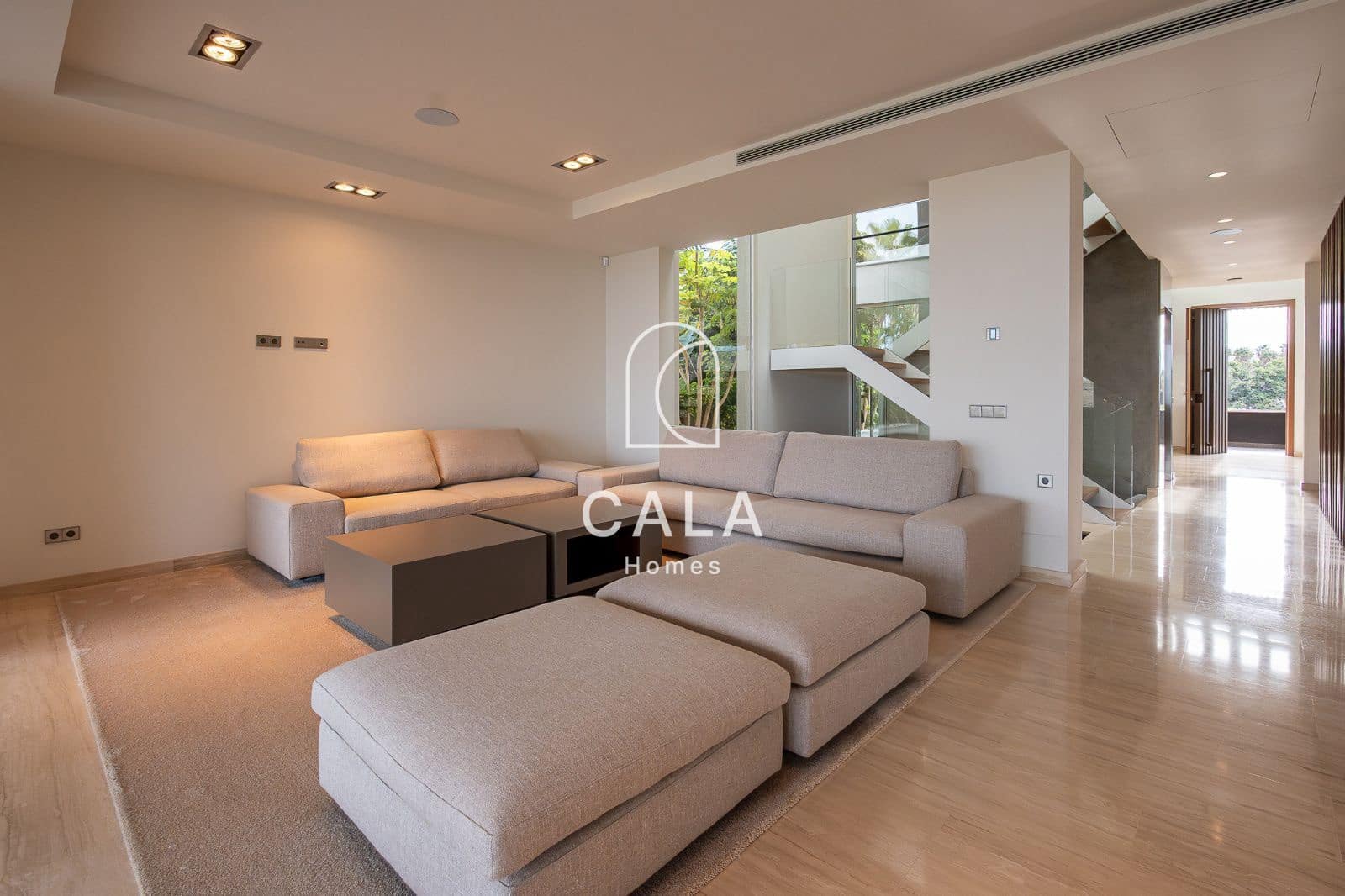 5 makuuhuone Omakotitalo myytävänä paikassa La Caleta Adeje mukana uima-altaan 
autotalli - 3 900 000 € (Ref: 9340358)