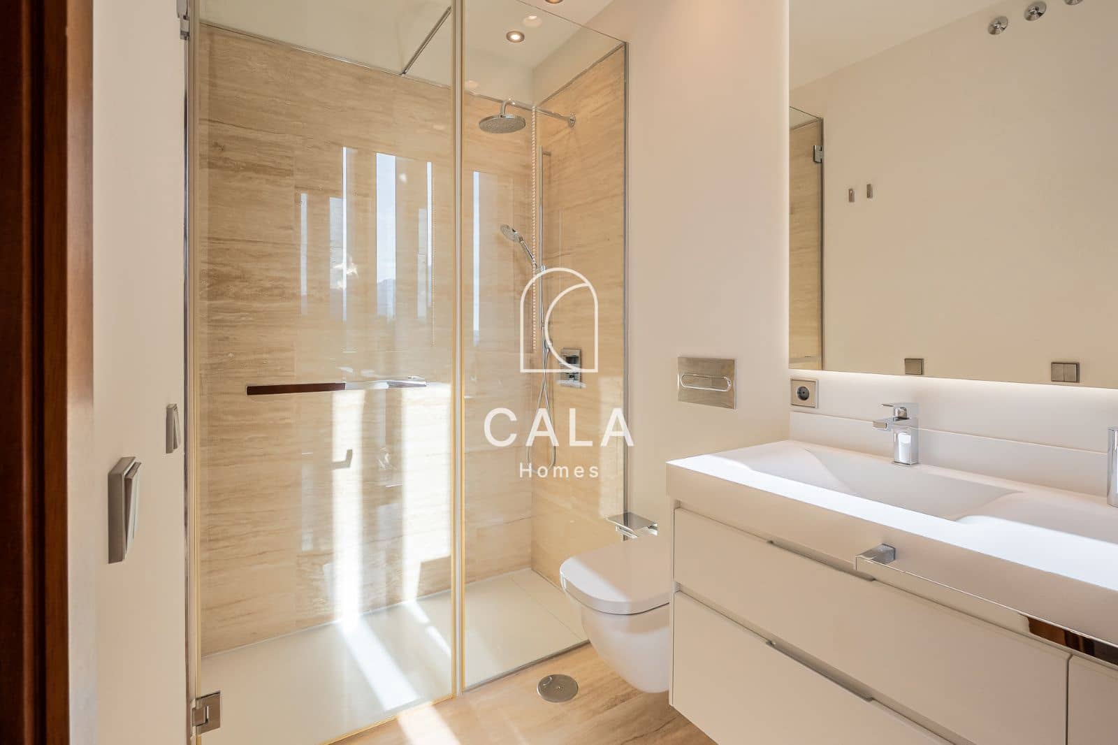 5 makuuhuone Omakotitalo myytävänä paikassa La Caleta Adeje mukana uima-altaan 
autotalli - 3 900 000 € (Ref: 9340358)