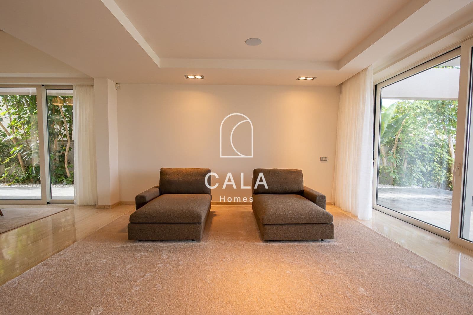 5 makuuhuone Omakotitalo myytävänä paikassa La Caleta Adeje mukana uima-altaan 
autotalli - 3 900 000 € (Ref: 9340358)