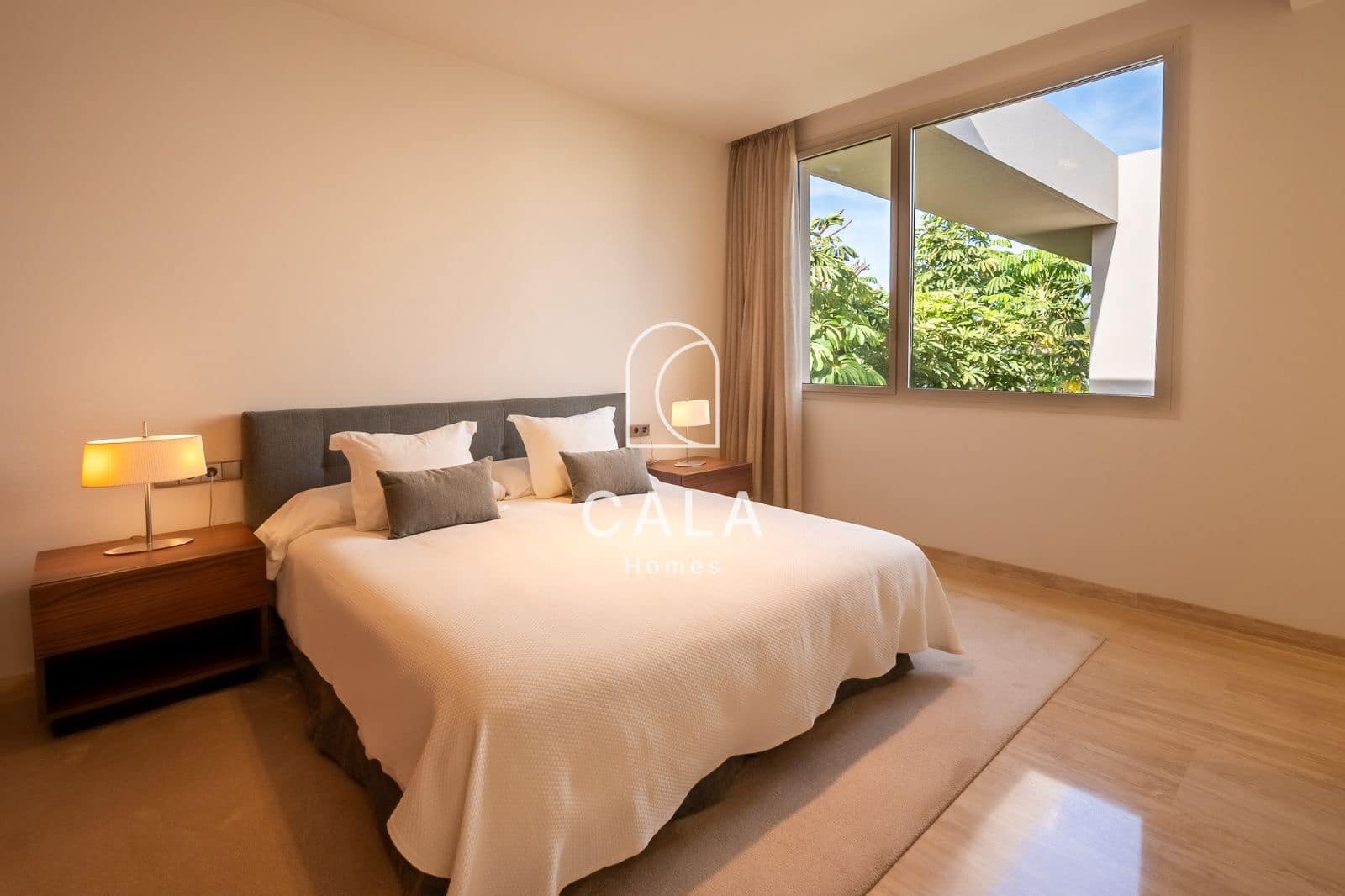 5 makuuhuone Omakotitalo myytävänä paikassa La Caleta Adeje mukana uima-altaan 
autotalli - 3 900 000 € (Ref: 9340358)