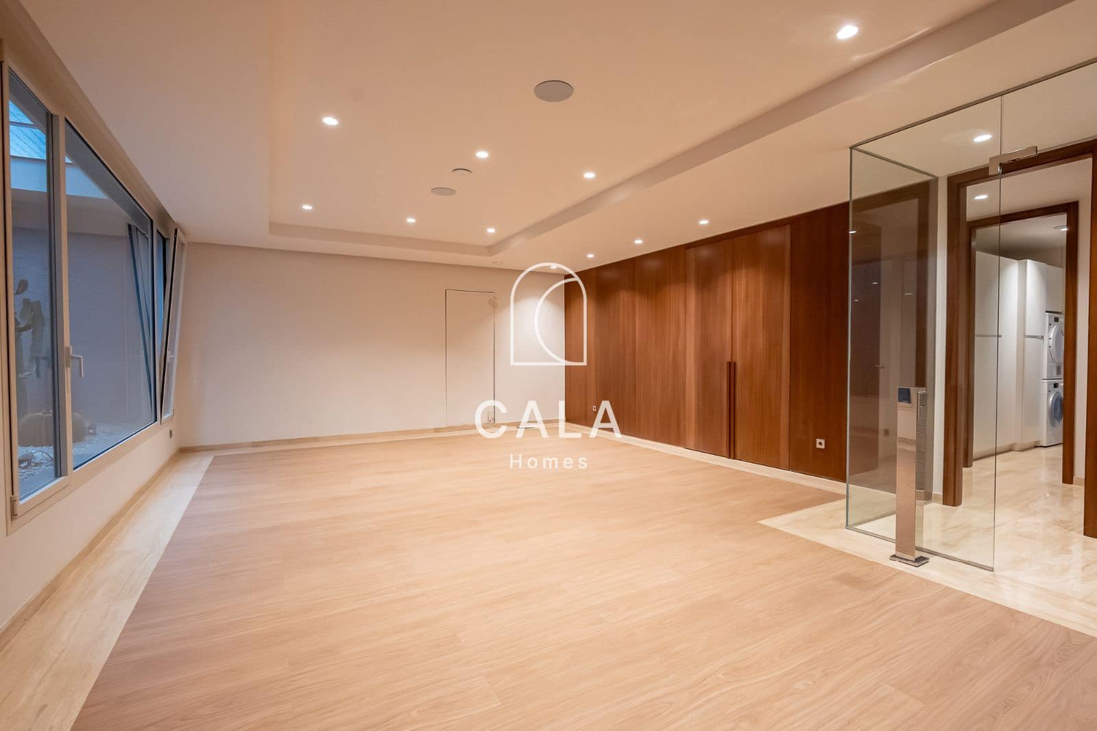 5 makuuhuone Omakotitalo myytävänä paikassa La Caleta Adeje mukana uima-altaan 
autotalli - 3 900 000 € (Ref: 9340358)