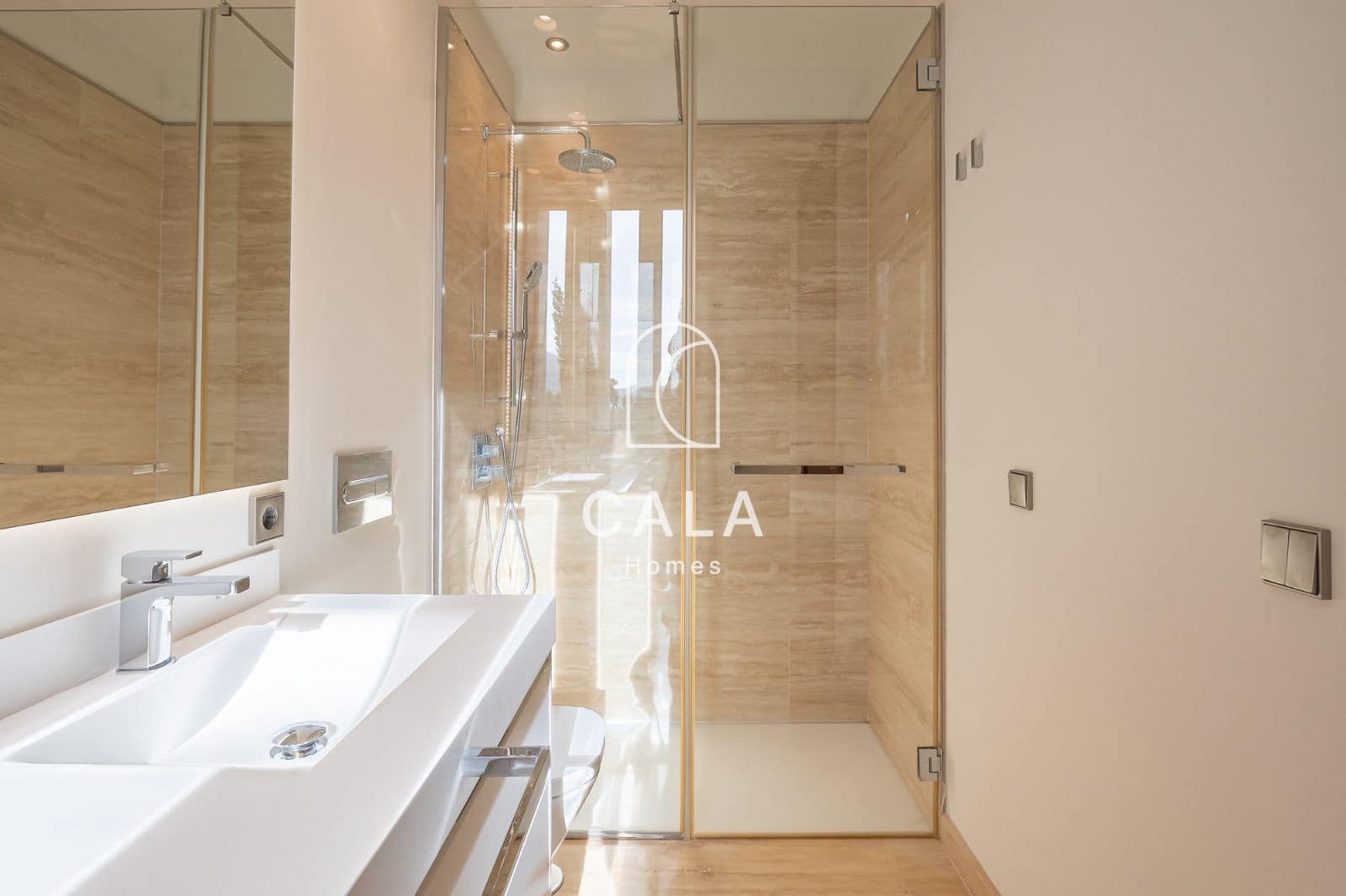 5 makuuhuone Omakotitalo myytävänä paikassa La Caleta Adeje mukana uima-altaan 
autotalli - 3 900 000 € (Ref: 9340358)