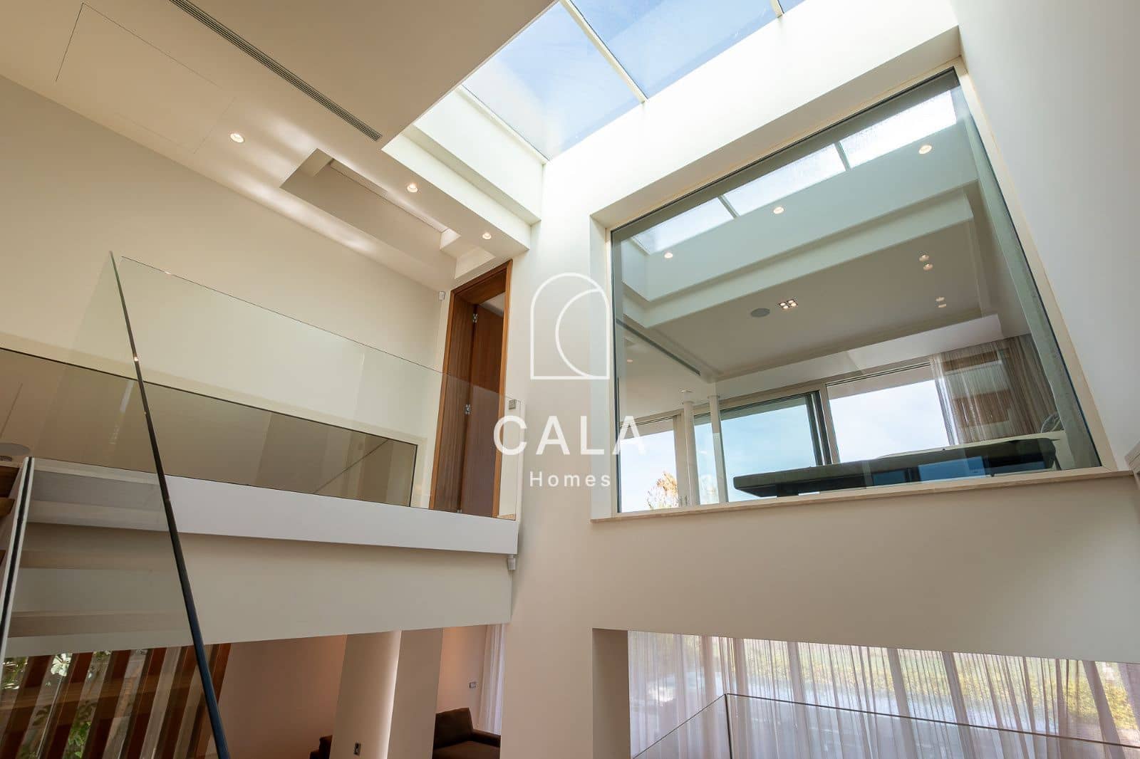 5 makuuhuone Omakotitalo myytävänä paikassa La Caleta Adeje mukana uima-altaan 
autotalli - 3 900 000 € (Ref: 9340358)