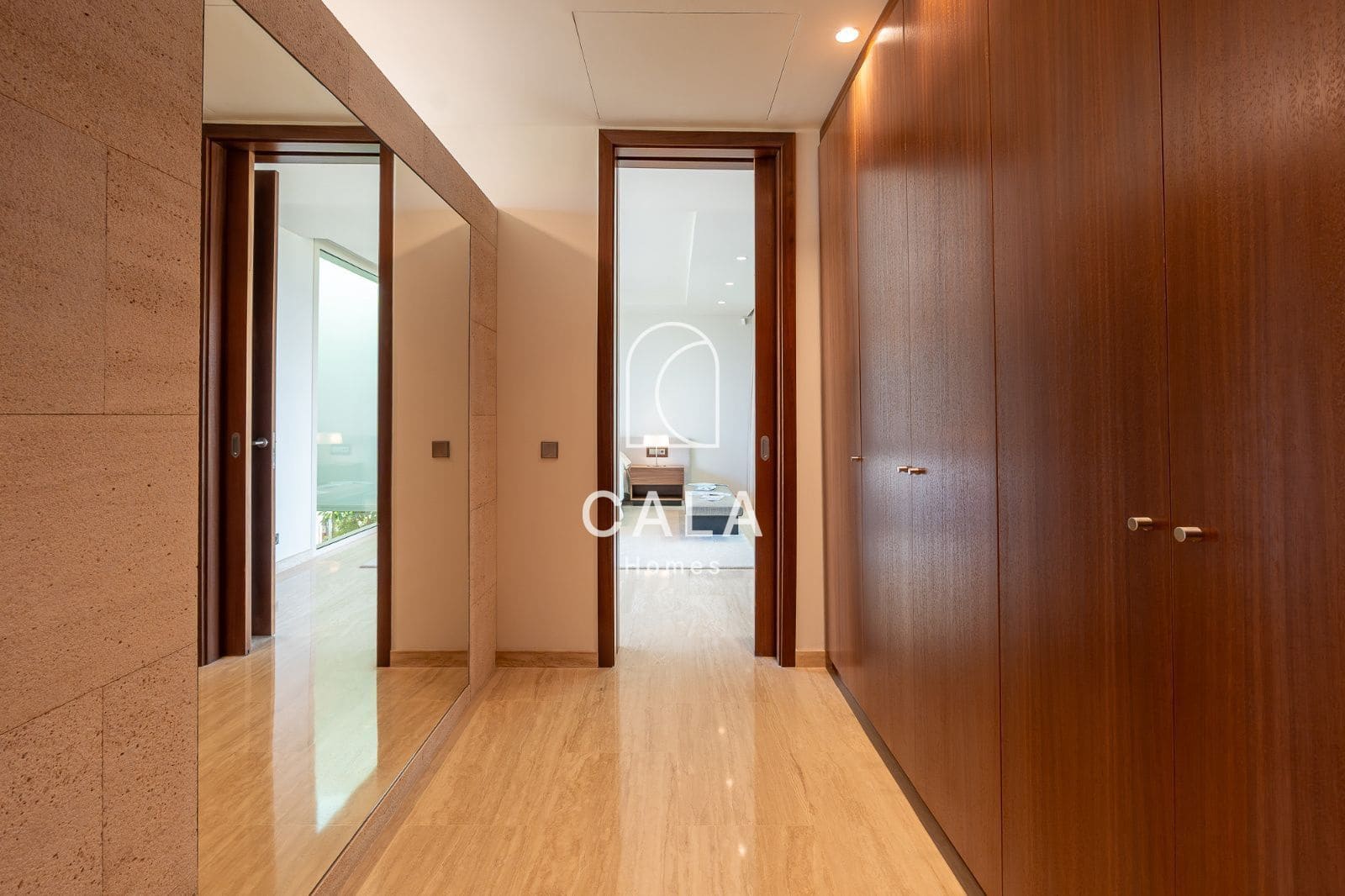 5 makuuhuone Omakotitalo myytävänä paikassa La Caleta Adeje mukana uima-altaan 
autotalli - 3 900 000 € (Ref: 9340358)