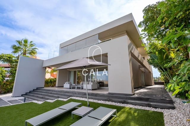 5 makuuhuone Omakotitalo myytävänä paikassa La Caleta Adeje, Adeje mukana uima-altaan 
autotalli - 3 900 000 € (Ref: 9340358)