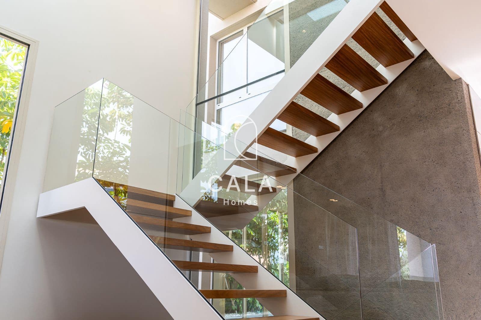 5 makuuhuone Omakotitalo myytävänä paikassa La Caleta Adeje mukana uima-altaan 
autotalli - 3 900 000 € (Ref: 9340358)