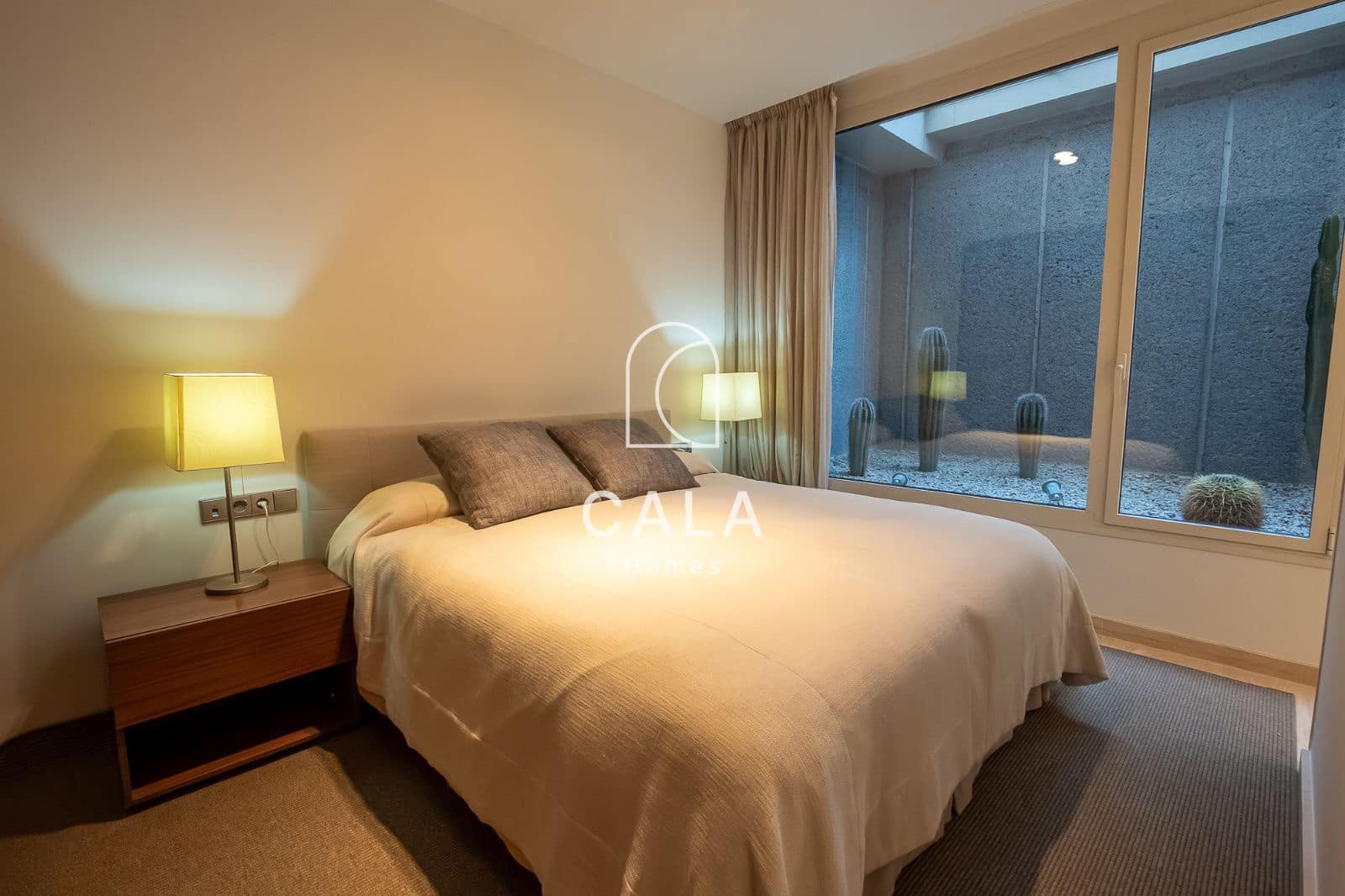 5 makuuhuone Omakotitalo myytävänä paikassa La Caleta Adeje mukana uima-altaan 
autotalli - 3 900 000 € (Ref: 9340358)