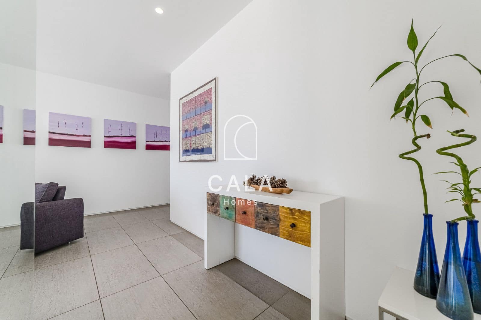 2 makuuhuone Asunto myytävänä paikassa Playa del Duque mukana uima-altaan 
autotalli - 695 000 € (Ref: 9380102)