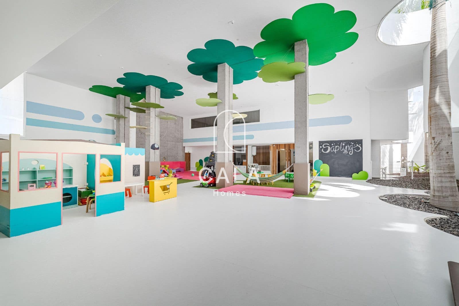 2 makuuhuone Asunto myytävänä paikassa Playa del Duque mukana uima-altaan 
autotalli - 695 000 € (Ref: 9380102)