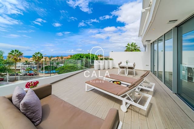 2 chambre Appartement à vendre à Playa del Duque, Adeje avec piscine garage - 695 000 € (Ref: 9380102)