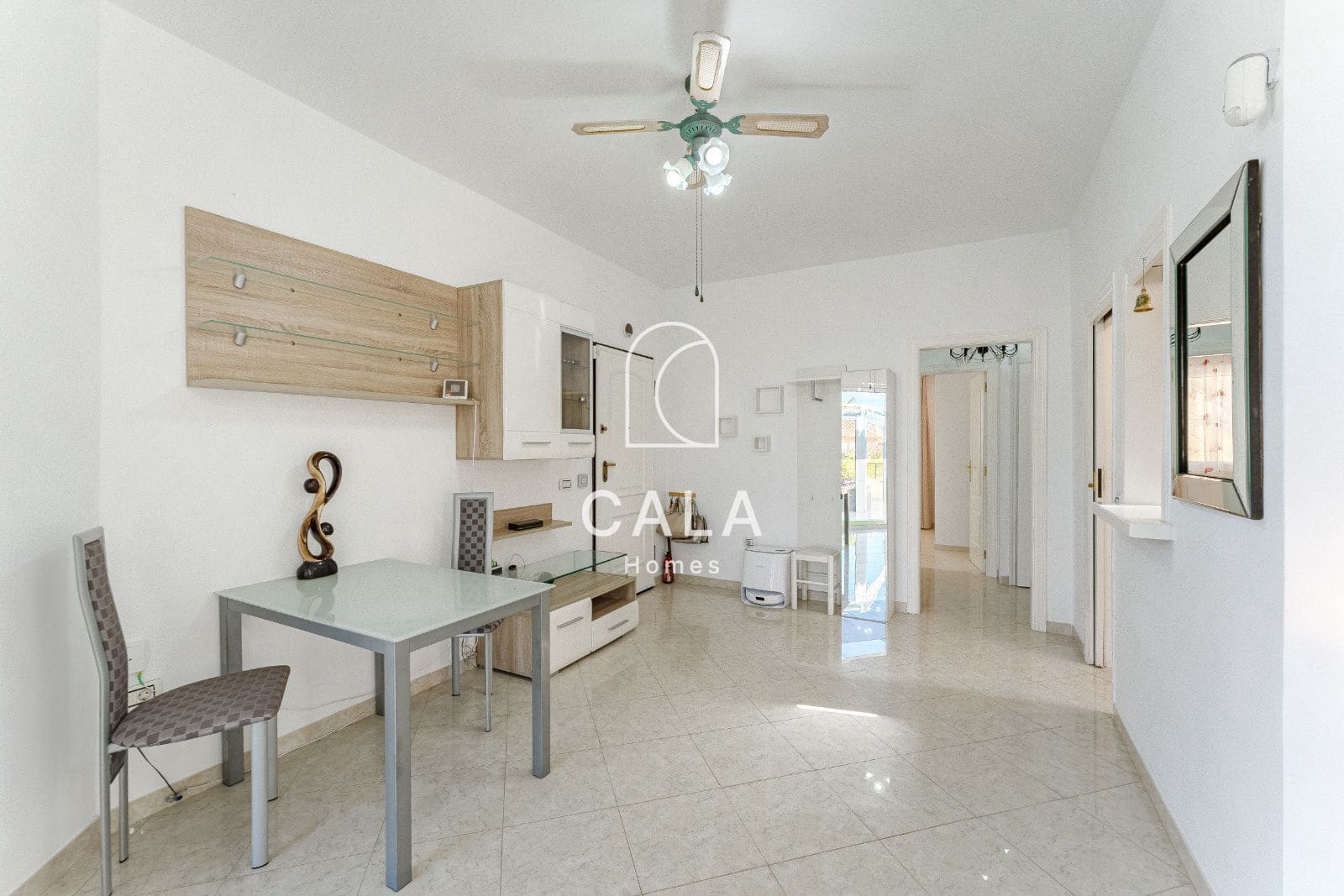 6 soverom Villa til salgs i Los Cristianos med svømmebasseng garasje - € 1 750 000 (Ref: 9402922)