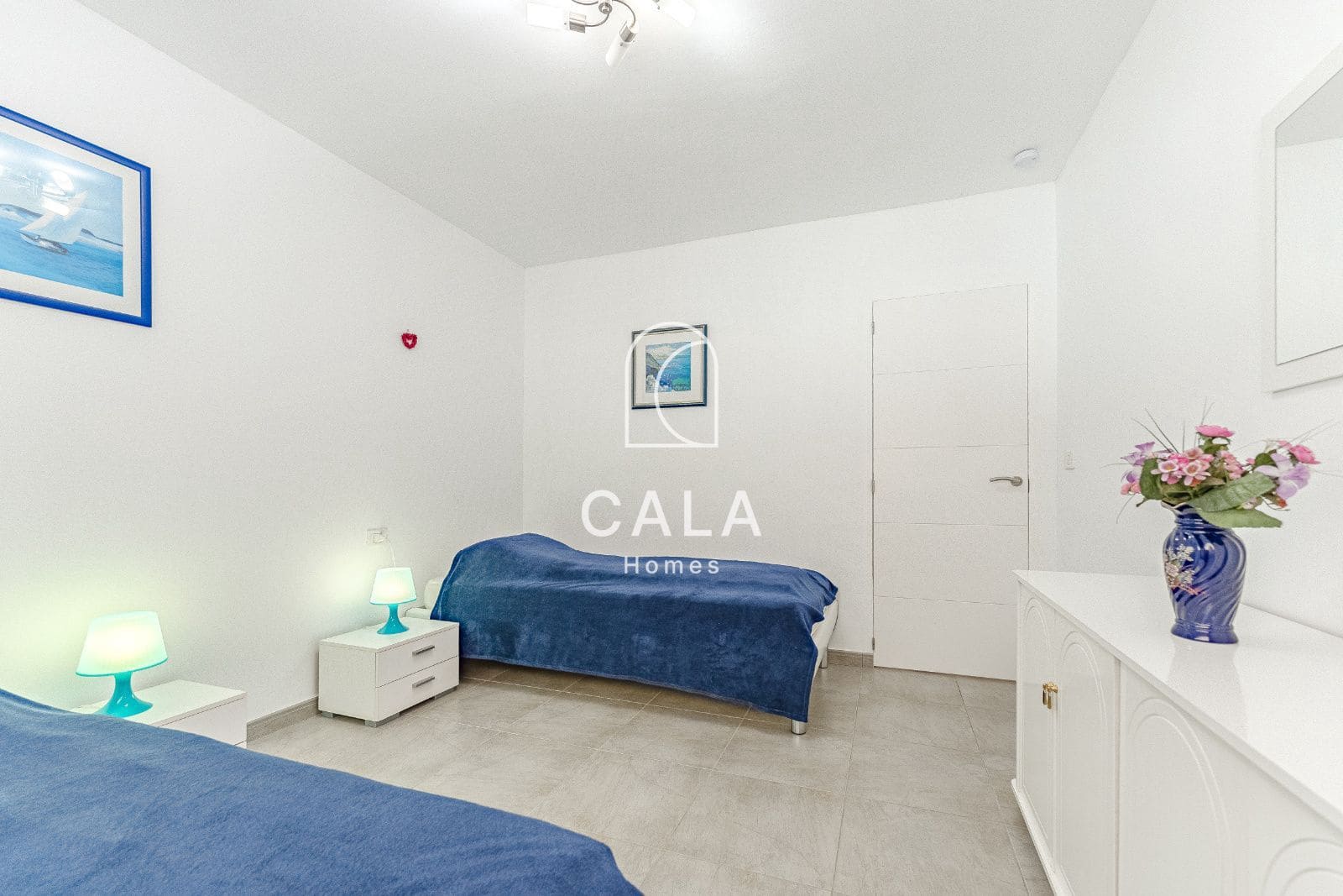 6 soverom Villa til salgs i Los Cristianos med svømmebasseng garasje - € 1 750 000 (Ref: 9402922)