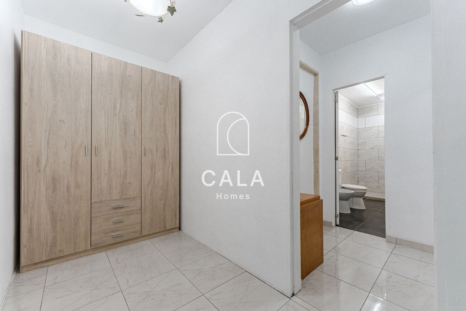 6 soverom Villa til salgs i Los Cristianos med svømmebasseng garasje - € 1 750 000 (Ref: 9402922)