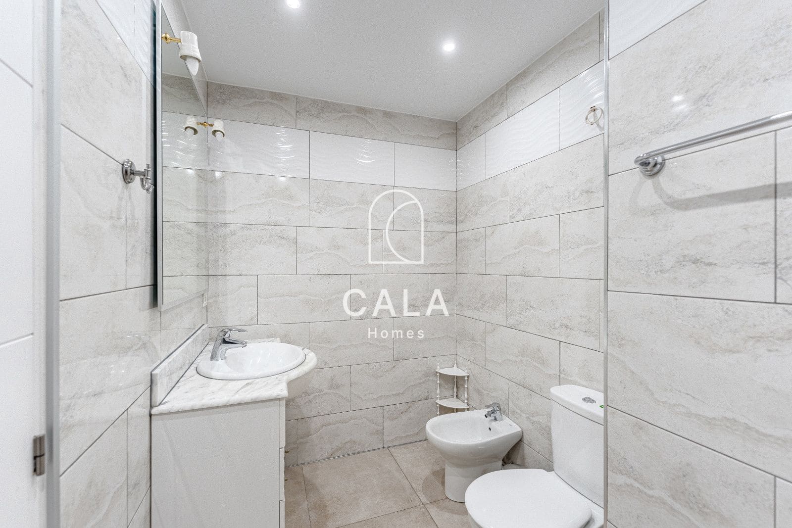 6 soverom Villa til salgs i Los Cristianos med svømmebasseng garasje - € 1 750 000 (Ref: 9402922)