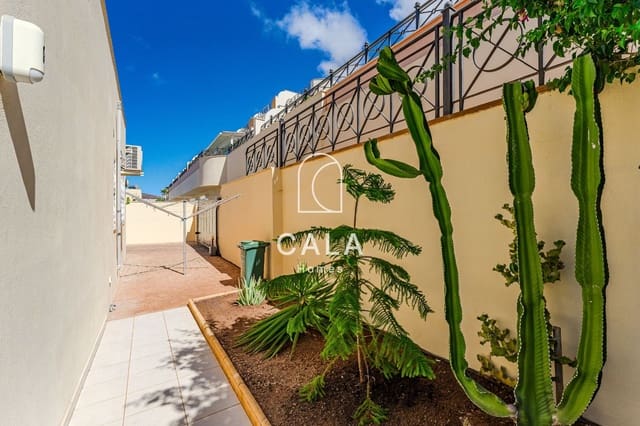 6 soverom Villa til salgs i Los Cristianos, Arona med svømmebasseng garasje - € 1 750 000 (Ref: 9402922)