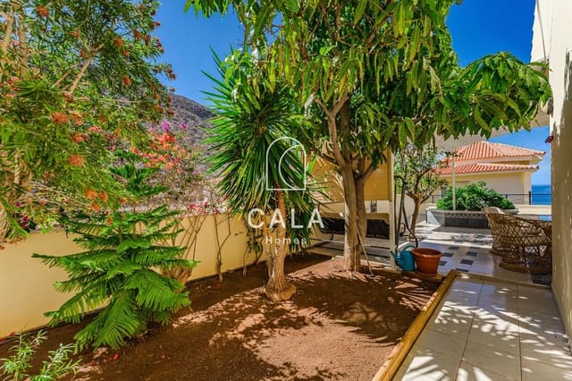 6 soverom Villa til salgs i Los Cristianos, Arona med svømmebasseng garasje - € 1 750 000 (Ref: 9402922)