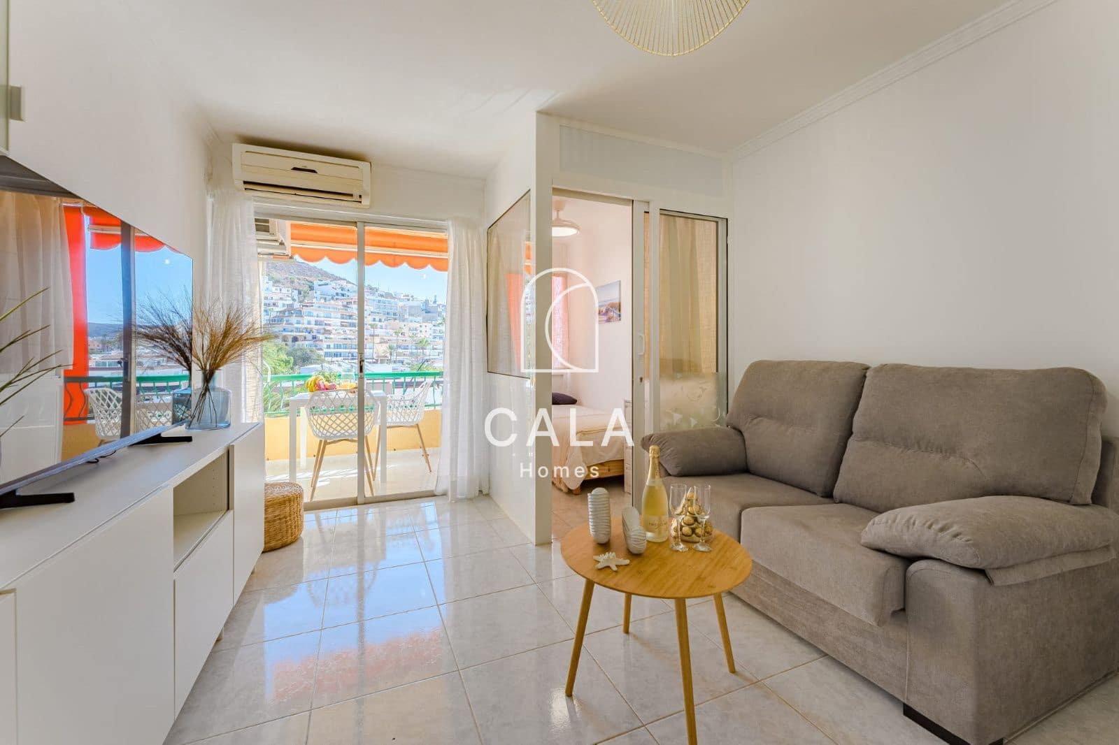 Penthouse til salg i Los Cristianos med swimmingpool - € 270.000 (Ref: 9426713)