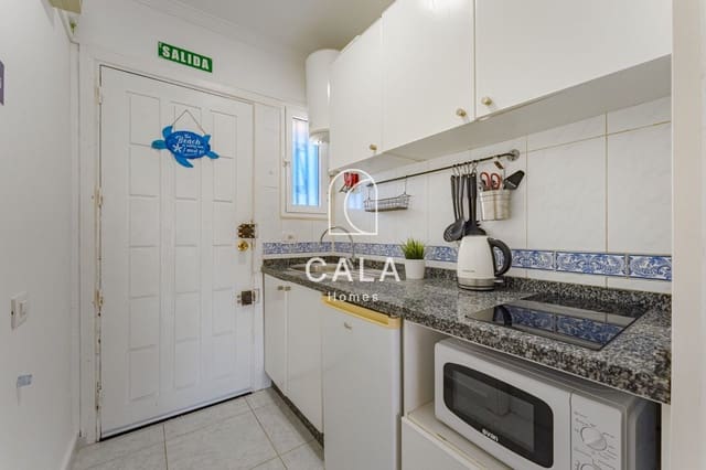 Penthouse zu verkaufen in Los Cristianos, Arona mit Pool - 285.000 € (Ref: 9426713)