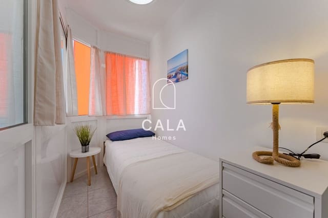 Penthouse zu verkaufen in Los Cristianos, Arona mit Pool - 285.000 € (Ref: 9426713)