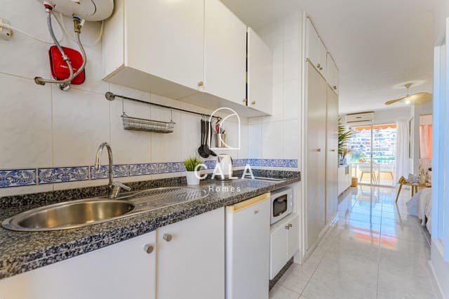 Penthouse zu verkaufen in Los Cristianos, Arona mit Pool - 285.000 € (Ref: 9426713)