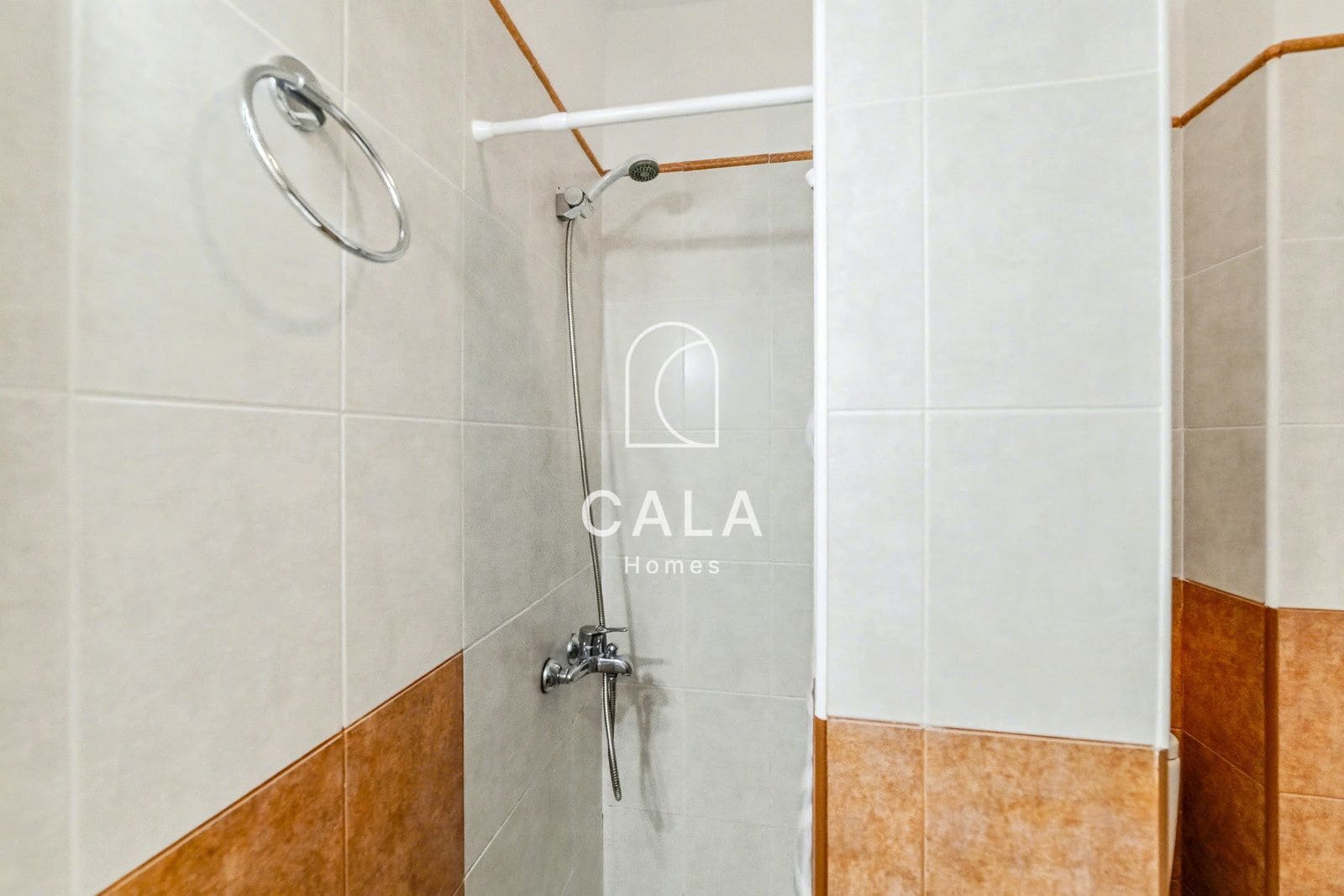 1 soverom Leilighet til salgs i Los Cristianos med svømmebasseng garasje - € 235 000 (Ref: 9438328)