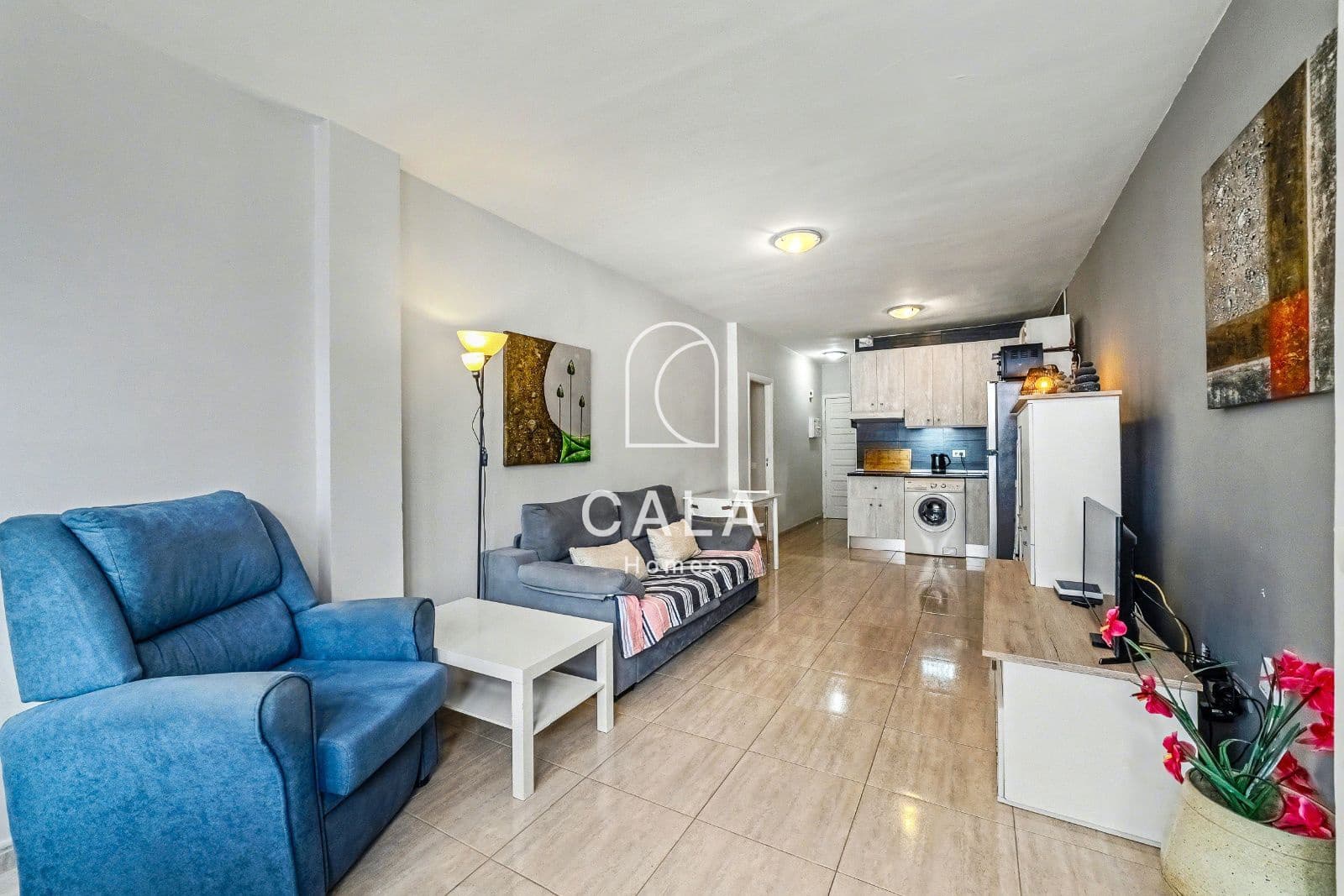 1 soverom Leilighet til salgs i Los Cristianos med svømmebasseng garasje - € 235 000 (Ref: 9438328)