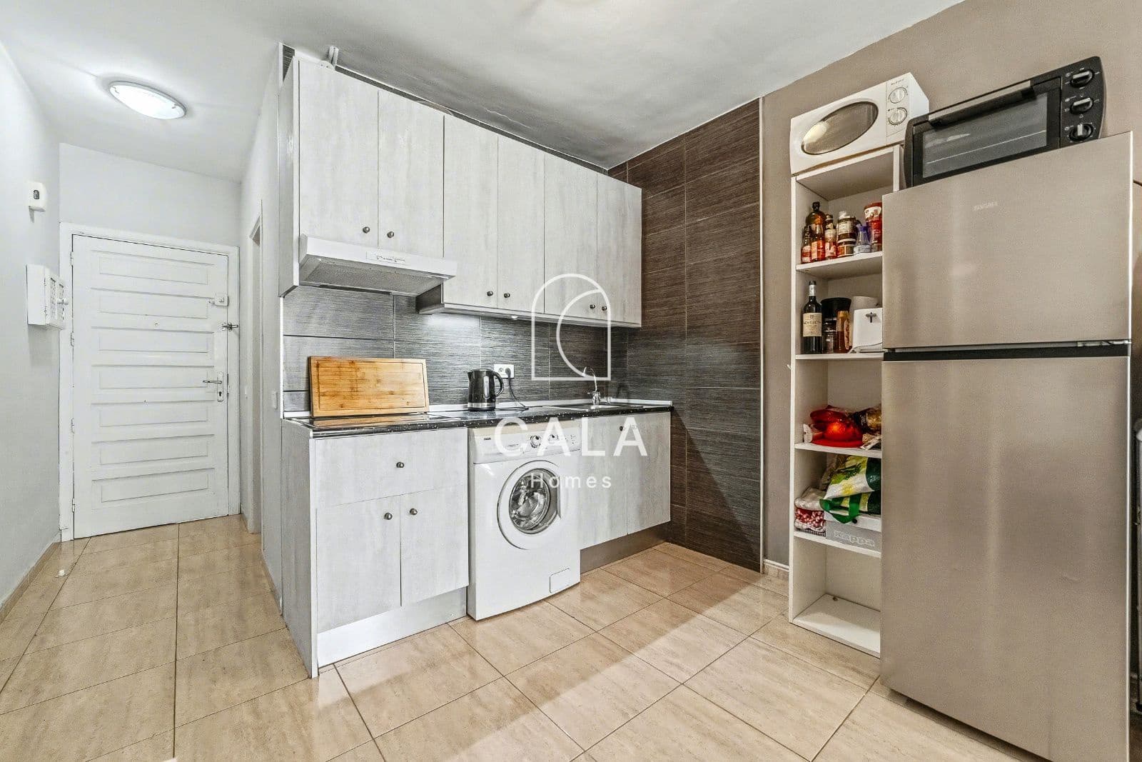 1 soverom Leilighet til salgs i Los Cristianos med svømmebasseng garasje - € 235 000 (Ref: 9438328)