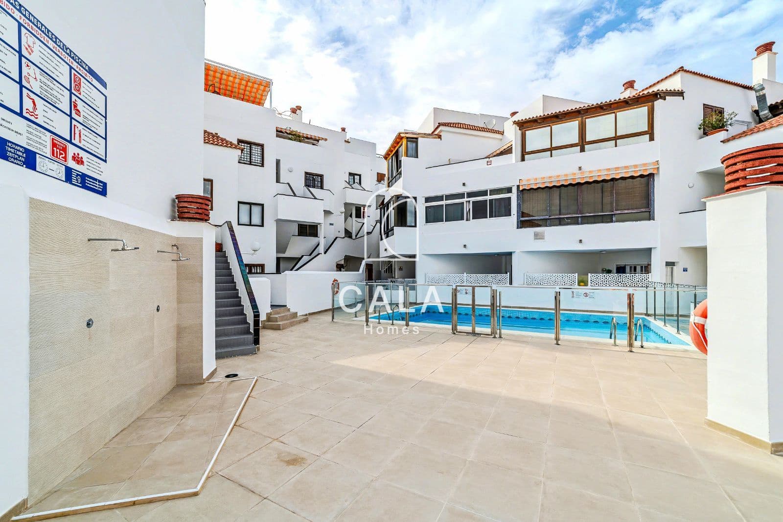 1 soverom Leilighet til salgs i Los Cristianos med svømmebasseng garasje - € 235 000 (Ref: 9438328)