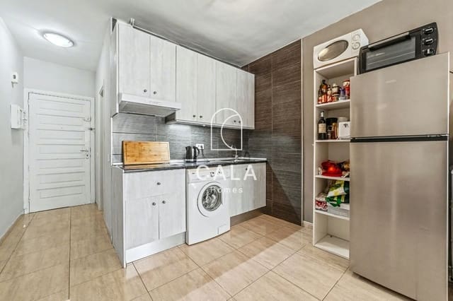 1 chambre Appartement à vendre à Los Cristianos, Arona avec piscine garage - 235 000 € (Ref: 9438328)