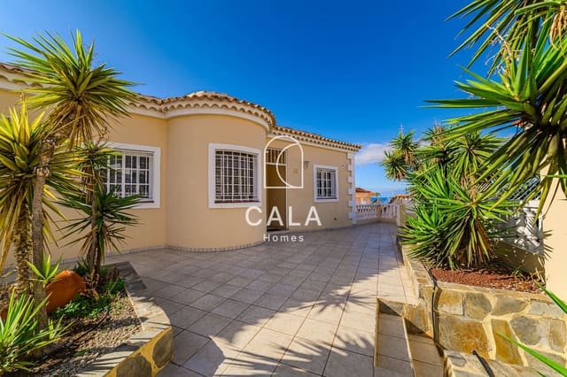 Casa de 5 habitaciones en Callao Salvaje, Adeje en venta con piscina garaje - 1.060.000 € (Ref: 9470051)