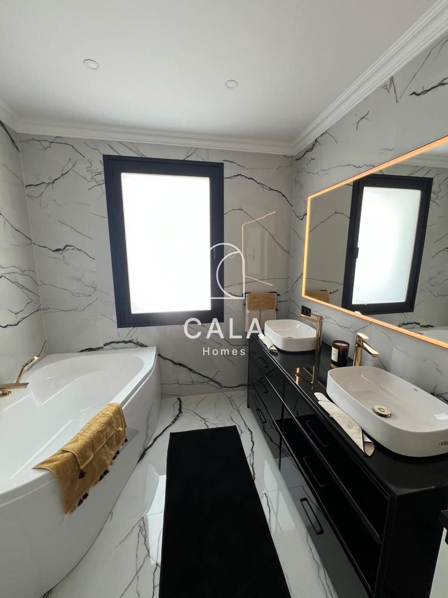 4 slaapkamer Huis te koop in Costa Adeje met zwembad garage - € 2.600.000 (Ref: 9471915)