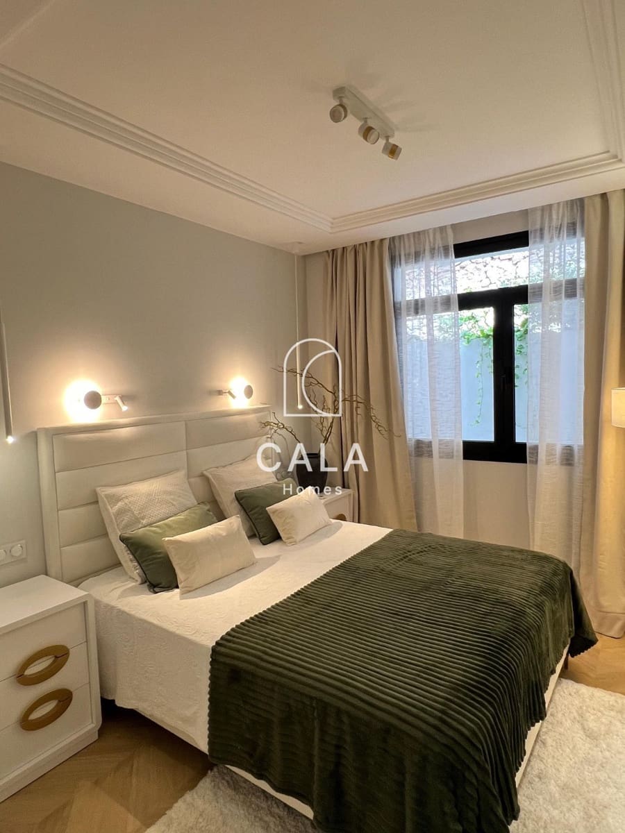 4 slaapkamer Huis te koop in Costa Adeje met zwembad garage - € 2.600.000 (Ref: 9471915)